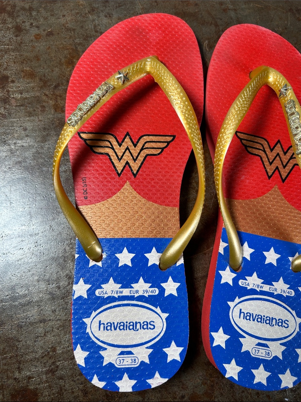 Havaianas Wonder Woman Flip Flops - Red, Blue, Gold - Picture 2 of 16